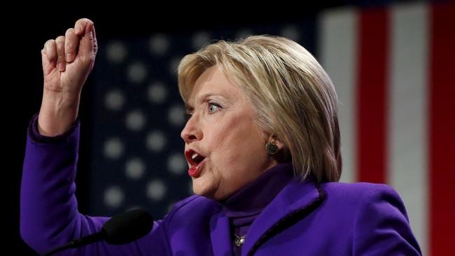 Kemlu AS dan Hillary Clinton meminta Rodrigo Duterte untuk menunjukkan rasa hormat setelah Presiden Filipina itu menyebut Barack Obama "anak pelacur."