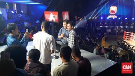 Jadi Target Selfie, Pesona Chris John Belum Pudar