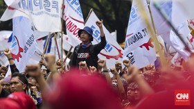 Dilarang ke Bundaran HI, Buruh Bergegas Menuju Monas