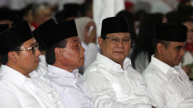 Sekjen Gerindra Ahmad Muzani mendorong kader tetap bekerja keras meski Prabowo larang seruan dua periode presiden.