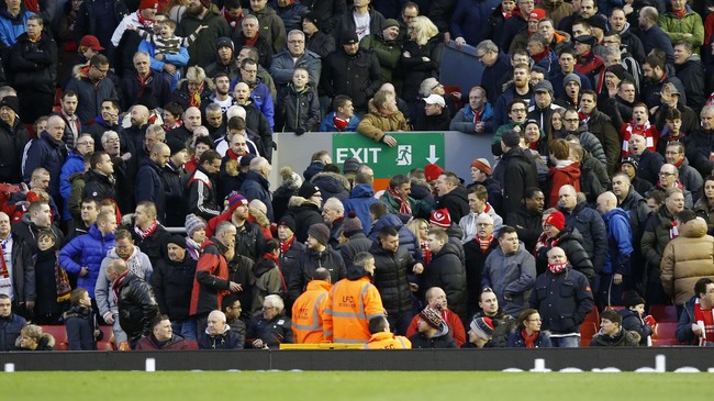 Bendera Hitam dan Dewa Kematian di Stadion Anfield