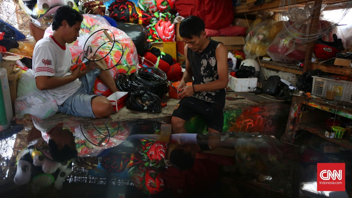 Bengkel Barongsai Beromzet Ratusan Juta Tiap Imlek