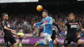 Napoli Kokoh di Puncak Klasemen Serie A