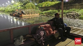 Menolak Terseret ke Kampung Halaman dengan Bertahan di Eretan