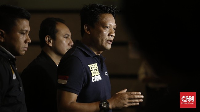 Seorang oknum anggota polisi dan tiga oknum anggota TNI Angkatan Laut diduga terlibat dalam jaringan pemeras bermodus operasi pemberantasan narkotik.