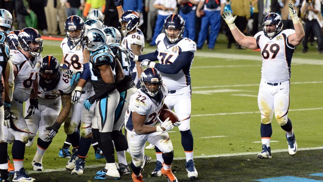 Denver Broncos berhasil merengkuh gelar juara Liga Sepak Bola Amerika (NFL) untuk kali ketiga. Broncos mengalahkan Carolina Panthers di partai final musim 2015.
