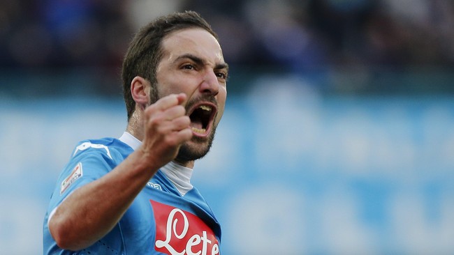 Alex melihat sosok Gonzalo Higuain memiliki kemiripan dengan striker maut Paris Saint-Germain, Zlatan Ibrahimovic.
