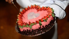 Kue Valentine Fantastis Seharga Rp1 Miliar