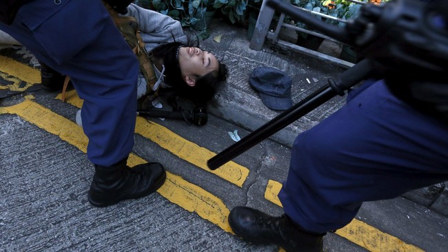 Kerusuhan Pecah di Hong Kong