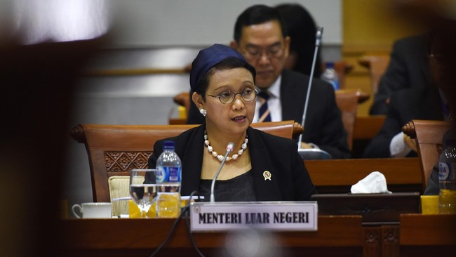 Menteri Luar Negeri Retno Lestari Priansari Marsudi menghadiri pertemuan trilateral untuk membahas nasib Kota Marawi pasca lepas dari cengkeraman ISIS.