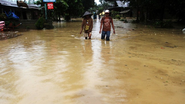 Banjir dan longsor yang melanda Kabupaten Solok Selatan, Sumatera Barat, pada hari ini, merupakan yang terparah sejak 20 tahun terakhir.