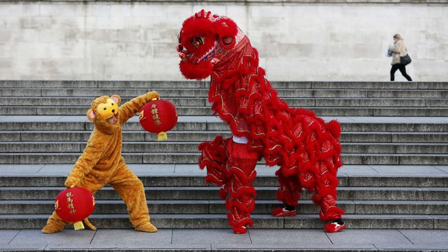 Tidak mudah menjadi pemain barongsai. Kalau hanya berorientasi pada uang, itu mungkin tidak menjanjikan. Tapi jika mimpinya melestarikan budaya, lain cerita.