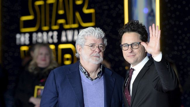 J.J Abrams dikabarkan sedang terlibat dalam produksi film fiksi ilmiah lanjutan seri Cloverfield, berjudul God Particle.