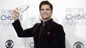 Nostalgia 'Fuller House' dengan Celetukan Khas