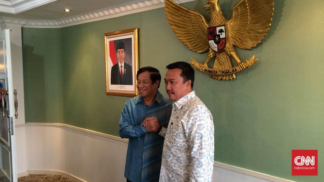 Ketua Komite Ad Hoc Reformasi, Agum Gumelar, mengklaim pemerintah akan mencabut sanksi pembekuan PSSI pada April nanti.
