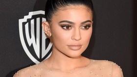 Kylie Jenner Patenkan Namanya untuk Merek Dagang
