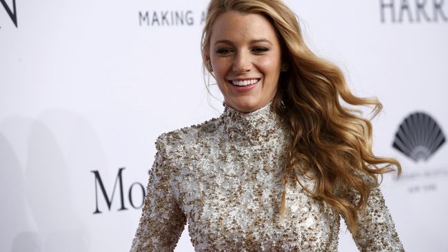 Blake Lively mengalami cedera saat syuting proyek film terbarunya 'The Rhythm Section' di Dublin, Irlandia.