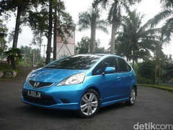 Selamat Hari Ibu: Ini Pilihan Mobil Bekas di Bawah 100 Juta yang Jadi Incaran Mamah Muda