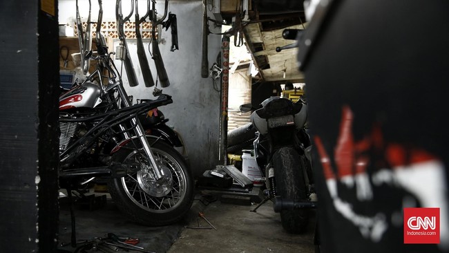 Bar stang lebih rendah dengan buntut buntung datar dipadukan grafis berwarna doff, jadi jenis modifikasi diminati selama 2016.