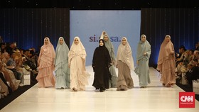 Kreasi Busana Syar'i dengan Bubuhan Swarovski Si.Se.Sa