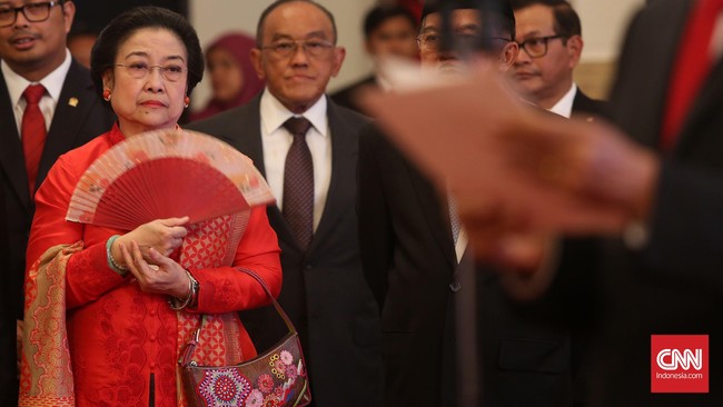 Hubungan Ahok dan Ketua Umum PDI Perjuangan Megawati sempat merenggang ketika Ahok memilih menggunakan jalur independen bersama Teman Ahok, beberapa waktu lalu.