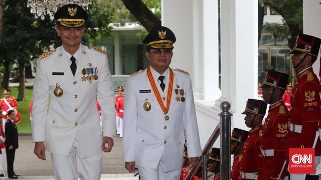 Ancaman banjir dan longsor pada musim penghujan ini membuat beberapa Gubernur terpilih disibukkan dengan penanganan bencana di wilayah mereka usai dilantik.