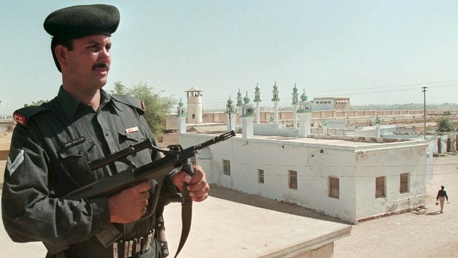 Pakistan menangkap 97 anggota kelompok militan al-Qaeda dan Lashkar-e-Jhangvi (LeJ) serta menggagalkan rencana untuk membobol penjara.