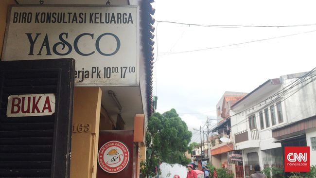 Di masa jayanya, Yayasan Scorpio atau Yasco adalah surga bagi para pencari cinta. Anggotanya bahkan mencapai 15 ribu orang kala itu.