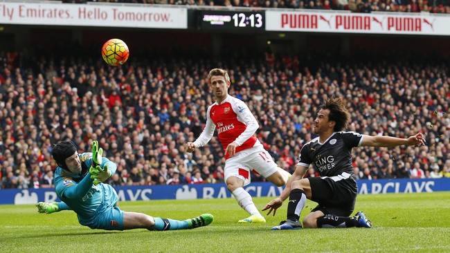 Petr Cech gembira Arsenal berhasil menang atas Leicester City karena itu berarti mereka terhindar dari petaka selisih delapan poin.