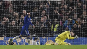 Hiddink Sebut Duel Lawan PSG Jadi Ujian Chelsea
