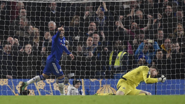 Chelsea berhasil mengalahkan Newcastle United dengan skor telak 5-1. Pedro Rodriguez menjadi bintang lewat dua gol yang dicetaknya.