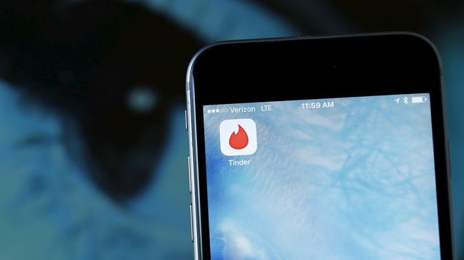 Dua anak muda di AS saling kirim pesan konyol di Tinder sejak 2014. Keduanya belum pernah bertemu dan akan dibayari liburan ke Hawaii gratis.