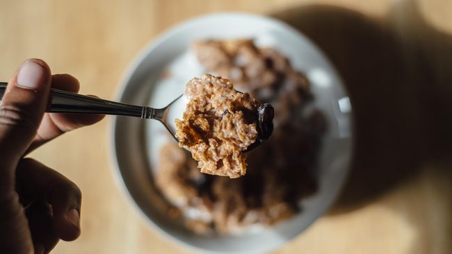Kreasi anyar kolaborasi bubur dan latte dalam satu mangkuk bisa menjadi menu alternatif sarapan Anda.