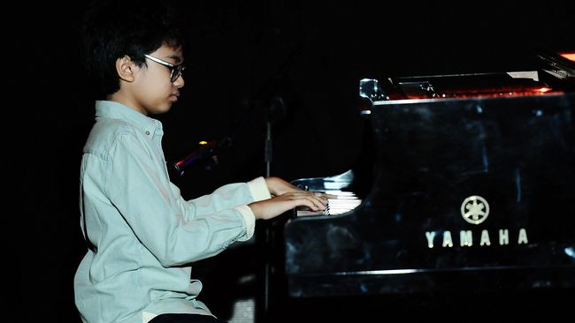 Usai tampil di ajang Grammy, media massa mancanegara berlomba menampilkan profil dan habis-habisan memuji Joey Alexander.