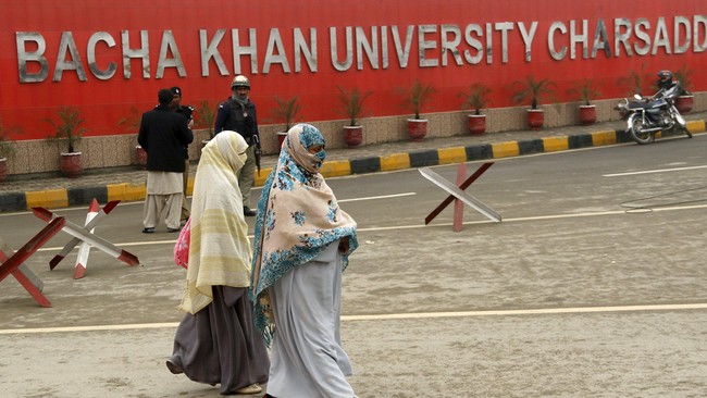 Serangan di kampus Bacha Khan oleh Taliban bulan lalu menewaskan 20 orang. Kampus baru dibuka kembali awal pekan ini.