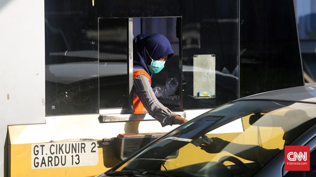 Aspek Indonesia Sebut Pekerja Jalan Tol Tetap Terancam PHK Asosiasi Serikat Pekerja (Aspek) Indonesia menyatakan kebijakan alihkerja tidak akan bisa menyerap seluruh pekerja jalan tol saat ini.