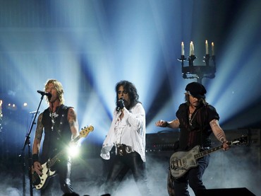 Hollywood Vampires Tunda Tiga Konser Akibat Johnny Depp Cedera