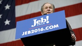 George Bush Bantu Galang Dana Republikan