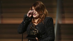 Isak Tangis Meghan Trainor untuk Piala Grammy