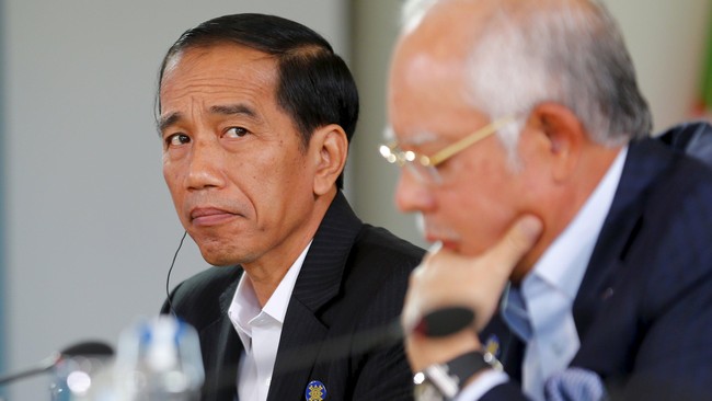 Wacana diizinkannya kembali ekspor mineral mentah, dinilai hanya menguntungkan perusahaan tambang yang belum membangun smelter di Indonesia.