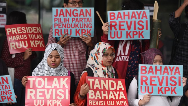 Tokoh lintas agama di Indonesia menyuarakan penolakan terhadap niatan DPR merevisi undang-undang KPK. Alih-alih memperkuat, revisi UU dianggap memperlemah KPK.