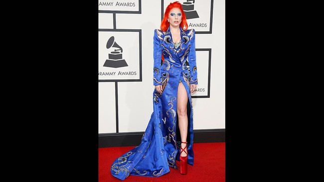 Selebriti 'Pamer' Kaki Jenjang di Grammy Awards 2016