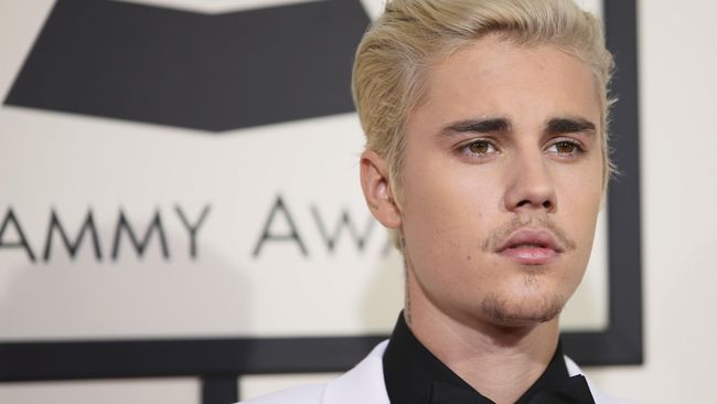 Justin Bieber berulang tahun yang ke-24 pada Kamis (1/3) kemarin. Tak sedikit pesohor yang memberikan ucapan kepada pelantun 'Love Yourself' itu.