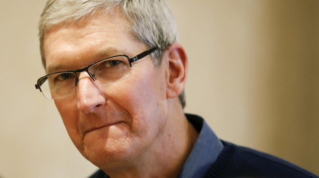 CEO Apple Tim Cook dikabarkan akan terbang menuju China untuk bertemu dengan pemerintah setempat, membahas soal penjualan iPhone.