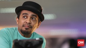 Istri Glenn Fredly Menangis di Tengah Konser Virtual