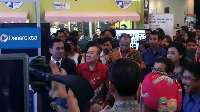 PT Danareksa (Persero) menegaskan rencana pembentukan bank induk pelat merah merupakan domain dari pemerintah selaku pemegang saham mayoritas BUMN.