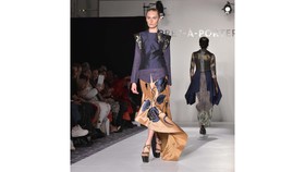 Denny Wirawan Pamer Batik Kudus di New York Fashion Week