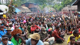 Dana Otonomi Khusus Besar, Luhut Heran Papua Masih Bergejolak