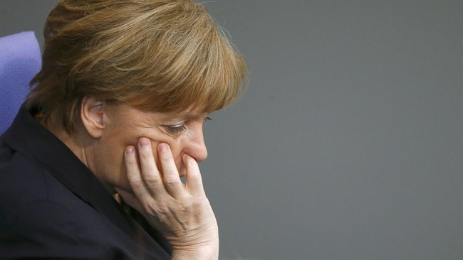 Kanselir Jerman Angela Merkel mengaku kewalahan menghadapi eksodus pengungsi dari berbagai negara berkonflik ke Jerman sejak tahun lalu.