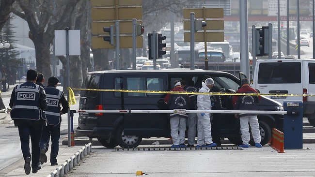 Jerman menutup kedutaan besarnya di Ankara, konsulat jenderal di Istanbul, serta sekolah Jerman karena ancaman teror.